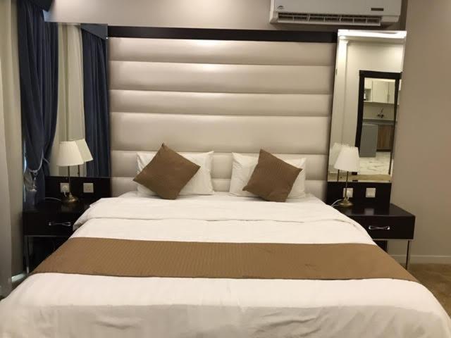 Seasons Furnished Aparthotel *