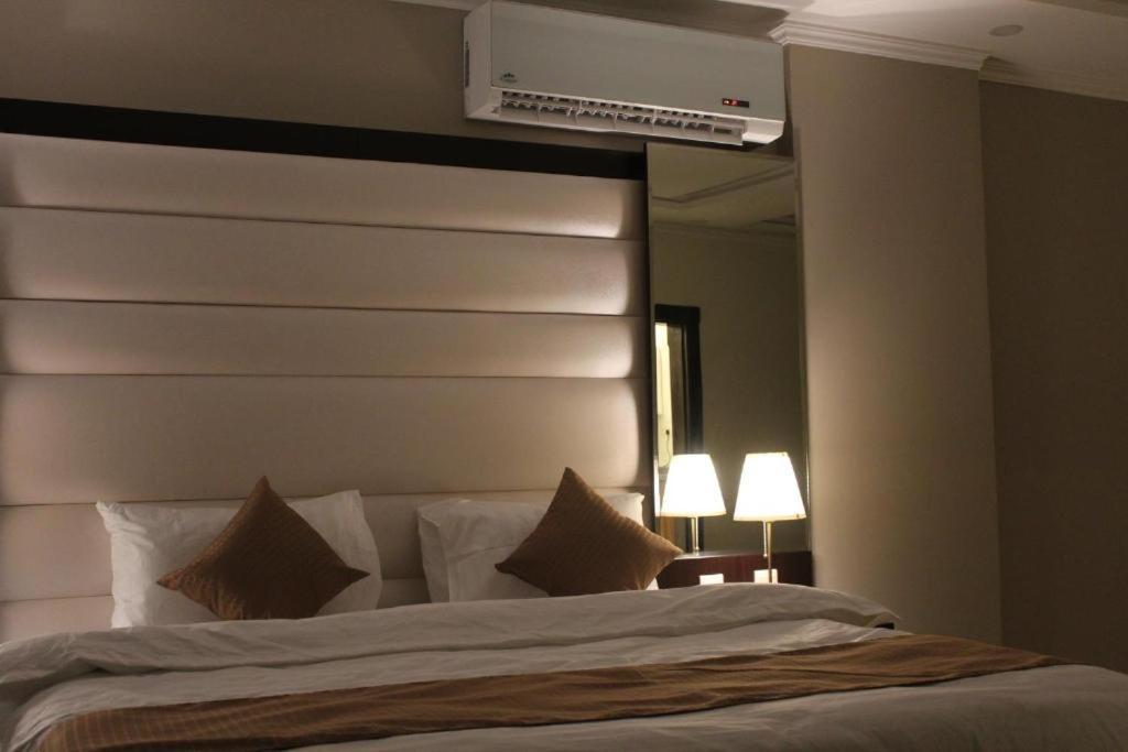 Seasons Furnished Aparthotel *