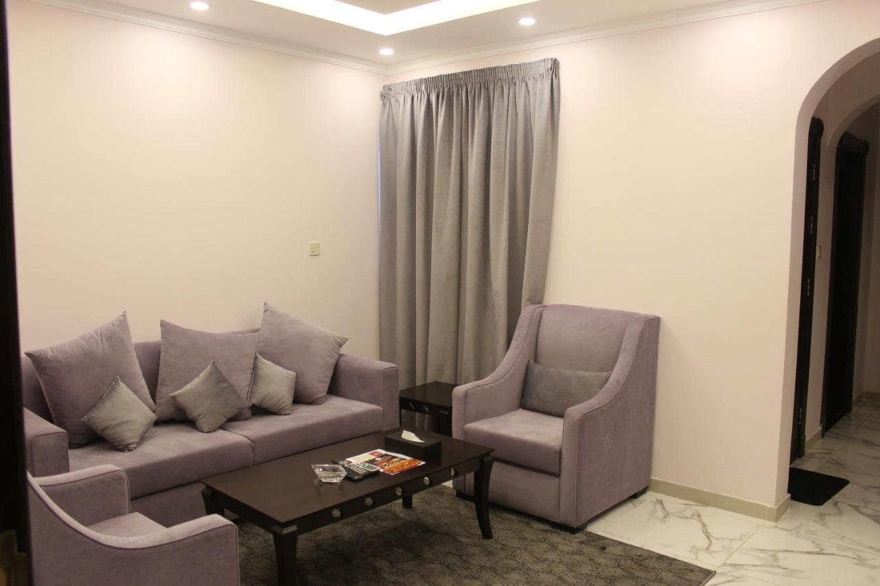 Aparthotel Seasons Furnished *